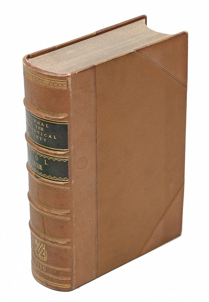 Journal of the Royal Statistical Society. Vol. LXXIII, year 191016395 Journal of the Royal Statistical Society. Vol. LXXIII, year 191016395Лондон, 1910 год. Издание Королевского статистического общества. Типографский переплет. Бинтовой корешок. Сохранность хорошая. Вашему вниманию предлагается 73 том периодического издания английского Королевского статистического общества Journal of the Royal Statistical Society за 1910 год. Королевское статистическое общество (Royal Statistical Society) - научное статистическое общество и профессиональная ассоциация статистиков Великобритании. Основано в 1834 году как Лондонское статистическое общество с целью сбора данных о населении. Исследования в области математической статистики стали проводиться только спустя несколько десятилетий. В 1887 году Лондонское статистическое общество на основании королевской грамоты было преобразовано в Королевское статистическое общество, и в 1993 году было объединено с британской ассоциацией профессиональных статистиков - Институтом статистиков. Королевское статистическое общество занимается научными...