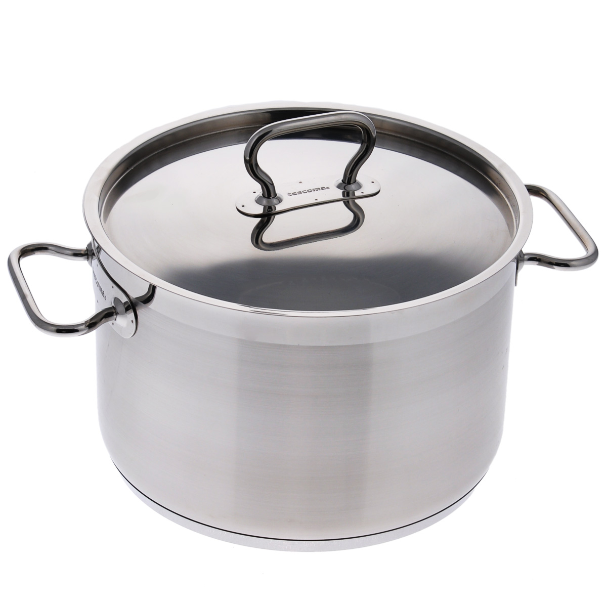 Кастрюля Tescoma Home Profi с крышкой, 7 л774024 Кастрюля Tescoma Home Profi с крышкой, 7 л774024Кастрюля Tescoma Home Profi изготовлена из первоклассной нержавеющей стали с матовой полировкой. Благодаря компактной цельнонержавеющей конструкции с массивными и широкими ручками она замечательно подходит для использования на домашних и профессиональных кухнях. Изделие снабжено экстра толстым многослойным дном. Тепло с плиты передается вовнутрь посуды постепенно, без скачков и равномерно по целой площади дна, что упрощает приготовление и препятствует пригоранию. Многослойное дно обладает замечательными термоаккумуляционными свойствами, которые помогают экономить энергию. Плиту можно выключить заранее перед окончанием приготовления, которое проходит и при низкой мощности плиты. Блюда, оставленные в посуде, дольше остаются горячими. Кастрюля снабжена удобными клепаными ручками, а также крышкой. Посуда серии Home Profi изготовлена таким образом, чтобы соответствовать требованиям к посуде для интенсивного и длительного использования. Пригодна для...