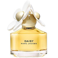 Marc Jacobs Daisy. Туалетная вода, 50 мл58081200100 Marc Jacobs Daisy. Туалетная вода, 50 мл58081200100Классический аромат Marc Jacobs Daisy– это искрящийся цветочный букет, свежий и женственный. Сложный, но не слишком серьезный, аромат открывается нотами земляники, фиалки и красного грейпфрута. В сердце аромата гардения, лепестки фиалки и жасмина. Базовые ноты раскрываются мускусом, ванилью и белой древесиной. Верхняя нота: Земляника, фиалка и красный грейпфрут. Средняя нота: гардения, лепестки фиалки и жасмина. Шлейф: Мускус, ваниль и белая древесина. Ягодные ноты сливаются с цветочными аккордами фиалки, придавая особое звучание аромату Marc Jacobs Daisy. Дневной и вечерний аромат.