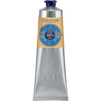 Крем для рук LOccitane Карите, 150 мл208892 Крем для рук LOccitane Карите, 150 мл208892Крем содержит 20% масла карите, мед и экстракт миндаля, благодаря которым ваши руки всегда будут мягкими и нежными. Тающая текстура моментально впитывается, восстанавливая и защищая сухую и обезвоженную кожу, даря ей тонкий аромат жасмина и иланг-иланга.