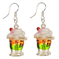 Серьги Лимонад со сливками (Lampwork) Ручная авторская работа31 Серьги Лимонад со сливками (Lampwork) Ручная авторская работа31Общая длина 4,3 см, ширина 1,7 см. Авторская работа. Автор Ольга Букина. Оригинальные серьги, выполненные из разноцветного стекла, позволят Вам с легкостью воплотить самую смелую фантазию и создать собственный, неповторимый образ. Красивое и необычное украшение блестяще подчеркнет изящество, женственность и красоту своей обладательницы и поможет внести разнообразие в привычный образ. Каждое украшение выполнено вручную и потому уникально. Ваше украшение может несколько отличаться в деталях от представленного на фотографии. Общий вид украшения сохраняется.