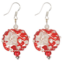 Серьги Белое пламя (Lampwork) Ручная авторская работа22 Серьги Белое пламя (Lampwork) Ручная авторская работа22Общая длина 4,8 см, ширина 2,3 см. Авторская работа. Автор Ольга Букина. Серьги рождены в пламени костра древнего народа Коста-Рики - уэтаров - в его отблесках на отмели богатого берега Атлантического океана. Холодное пламя из глубины времен, с легким ароматом кофе. Это пламя доколумбовой эпохи, вечернего успокоения, пламя жизни и тепла в предверии ветренной карибской ночи... Яркие и необычные серьги, выполненные из разноцветного стекла, позволят Вам с легкостью воплотить самую смелую фантазию и создать собственный, по-настоящему женственный образ! Каждое украшение выполнено вручную и потому уникально. Ваше украшение может несколько отличаться в деталях от представленного на фотографии. Общий вид украшения сохраняется.