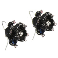 Серьги Ночные стражи (Lampwork) Ручная авторская работа33 Серьги Ночные стражи (Lampwork) Ручная авторская работа33Диаметр 2,3 см. Авторская работа. Автор Ольга Букина. Оригинальные серьги, изготовленные из стекла, выполнены в виде черного цветка. Такие серьги позволят Вам с легкостью воплотить самую смелую фантазию и создать собственный, неповторимый образ. Красивое и необычное украшение блестяще подчеркнет изящество, женственность и красоту своей обладательницы и поможет внести разнообразие в привычный образ. Каждое украшение выполнено вручную и потому уникально. Ваше украшение может несколько отличаться в деталях от представленного на фотографии. Общий вид украшения сохраняется.