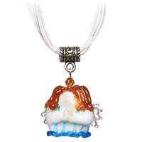 Кулон Падший ангел (Lampwork) Ручная авторская работаБукина16к-9 Кулон Падший ангел (Lampwork) Ручная авторская работаБукина16к-9Общая высота кулона 4 см, ширина 2,7 см. Длина жгута 44-47 см. Авторская работа. Автор Ольга Букина. Оригинальный кулон, выполненный из разноцветного стекла, позволит Вам с легкостью воплотить самую смелую фантазию и создать собственный, неповторимый образ. Красивое и необычное украшение блестяще подчеркнет изящество, женственность и красоту своей обладательницы и поможет внести разнообразие в привычный образ. Каждое украшение выполнено вручную и потому уникально. Ваше украшение может несколько отличаться в деталях от представленного на фотографии. Общий вид украшения сохраняется.
