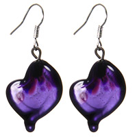 Серьги Сердце Афродиты - аметист (Lampwork) Ручная авторская работаБукина16к-5 Серьги Сердце Афродиты - аметист (Lampwork) Ручная авторская работаБукина16к-5Общая длина 4 см. Ширина 2 см. Авторская работа. Автор Ольга Букина. Оригинальные серьги, изготовленные из цветного стекла в форме сердца, позволят Вам с легкостью воплотить самую смелую фантазию и создать собственный, неповторимый образ. Красивое и необычное украшение блестяще подчеркнет изящество, женственность и красоту своей обладательницы и поможет внести разнообразие в привычный образ.