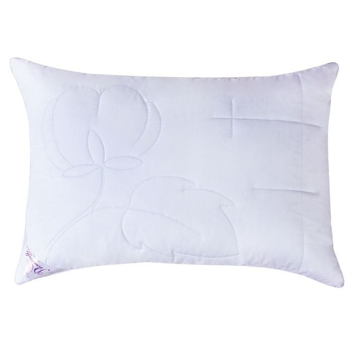 Подушка Cotton, 68 х 68 см111560202 Подушка Cotton, 68 х 68 см111560202Подушка Cotton в хлопковой ткани с классическим наполнителем из хлопкового волокна идеально подходит для теплого лета. Хлопковое волокно - это экологически чистый гипоаллергенный наполнитель, обладающий гигроскопичностью и хорошей терморегуляцией. Подушка состоит двух слоев: внешний слой - хлопковое волокно, внутренний слой, добавляющий объем - Экофайбер. Это гипоаллергенный наполнитель, который не впитывает пыль и запахи и сохраняет объем изделия долгое время. Характеристики: Материал чехла: 100% хлопок. Наполнитель: волокно хлопка, экофайбер. Размер подушки: 68 см х 68 см. Производитель: Россия. Степень поддержки: 2. ТМ Primavelle - качественный домашний текстиль для дома европейского уровня, завоевавший любовь и признательность покупателей. ТМ Primavelle рада предложить вам широкий ассортимент, в котором представлены: подушки, одеяла, пледы,...