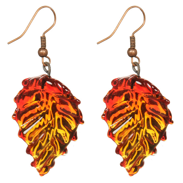Серьги Осень в Нью-Йорке (Lampwork) Ручная авторская работаБукина16к-7 Серьги Осень в Нью-Йорке (Lampwork) Ручная авторская работаБукина16к-7Общая длина 5,5 см. Ширина 2 см. Авторская работа. Автор Ольга Букина. Оригинальные серьги, изготовленные из цветного стекла в виде листиков, позволят вам с легкостью воплотить самую смелую фантазию и создать собственный, неповторимый образ. Красивое и необычное украшение блестяще подчеркнет изящество, женственность и красоту своей обладательницы и поможет внести разнообразие в привычный образ. Каждое украшение выполнено вручную и потому уникально. Ваше украшение может несколько отличаться в деталях от представленного на фотографии. Общий вид украшения сохраняется.