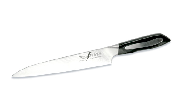 Нож поварской Tojiro Flash, длина лезвия 21 смFF-CA210 Нож поварской Tojiro Flash, длина лезвия 21 смFF-CA210Поварской нож Tojiro Flash выполнен из высококачественной 63-слойной нержавеющей стали, обладающей высокой твердостью и устойчивостью к коррозии. Лезвие обтекаемой формы оформлено японскими иероглифами. Эргономичная ручка позволяет держать нож свободно и максимально удобно. Рукояти ножей серии Tojiro Flash Damascus изготовлены с использованием материала Micarta. Этот материал используется при изготовлении туристических и охотничьих ножей, ножей, которые должны выдерживать экстремальные нагрузки при эксплуатации в неблагоприятных условиях. Стальные накладки рукояти приварены к хвостовику и окружены Micarta. Сталь придает рукоятям ножей серии Tojiro Flash Damascus должный вес, а Micarta обеспечивает неповторимый комфорт при работе этими ножами. Клинки ножей серии Tojiro Flash Damascus изготовлены из стали VG-10, разработанной специально для производства ножей. Клинки заточены до невероятной остроты, финишная заточка производится на японских водных камнях. Это...