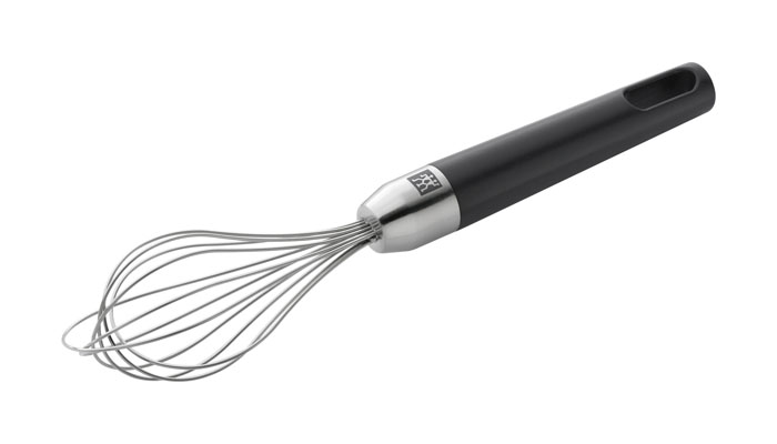 Венчик Zwilling Twin Pure цвет: черный 37611-00037611-000 Венчик Zwilling Twin Pure цвет: черный 37611-00037611-000Венчик Twin Pure выполнен из высококачественной нержавеющей стали и пластика. Венчик поможет вам с легкостью взбить все необходимые ингредиенты. Очень удобная ручка не позволит выскользнуть венчику из вашей руки, а благодаря небольшой петле можно подвесить изделие на кухне. Венчик Twin Pure займет достойное место среди аксессуаров на вашей кухне. Характеристики: Материал: нержавеющая сталь, пластик. Длина: 23 см. Производитель: Германия. Изготовитель: Китай. Артикул: 37611-000. Немецкая компания Zwilling J. A. Henckels была основана в 1731 году. При производстве своей продукции компания на протяжении многих лет использует инновационные технологии. В настоящее время компания Zwilling J. A. Henckels является эталоном высокого немецкого качества, долговечности и практичности, чем заслужили признание во всем мире.