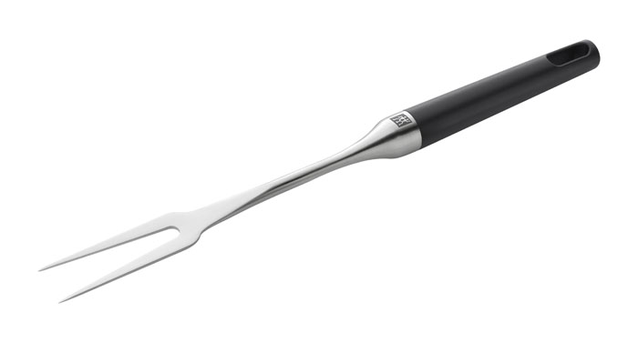 Вилка для мяса Zwilling Twin Pure black 37619-00037619-000 Вилка для мяса Zwilling Twin Pure black 37619-00037619-000Вилка для мяса Twin Pure, выполненная из нержавеющей стали, станет незаменимым помощником на любой кухне. Вилка имеет очень удобную эргономичную ручку. Предназначена для придерживания мяса при резке, для сервировки за столом. Характеристики: Материал: нержавеющая сталь, пластик. Длина: 31,5 см. Производитель: Германия. Изготовитель: Китай. Артикул: 37619-000. Немецкая компания Zwilling J. A. Henckels была основана в 1731 году. При производстве своей продукции компания на протяжении многих лет использует инновационные технологии. В настоящее время компания Zwilling J. A. Henckels является эталоном высокого немецкого качества, долговечности и практичности, чем заслужили признание во всем мире.