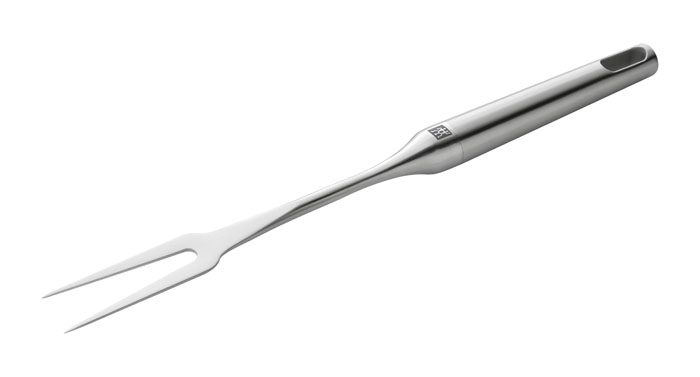 Вилка для мяса Zwilling Twin Pure 37519-00037519-000 Вилка для мяса Zwilling Twin Pure 37519-00037519-000Вилка для мяса Twin Pure, выполненная из нержавеющей стали, станет незаменимым помощником на любой кухне. Вилка имеет очень удобную эргономичную ручку. Предназначена для придерживания мяса при резке, для сервировки за столом. Характеристики: Материал: нержавеющая сталь. Длина: 31,5 см. Производитель: Германия. Изготовитель: Китай. Артикул: 37519-000. Немецкая компания Zwilling J. A. Henckels была основана в 1731 году. При производстве своей продукции компания на протяжении многих лет использует инновационные технологии. В настоящее время компания Zwilling J. A. Henckels является эталоном высокого немецкого качества, долговечности и практичности, чем заслужили признание во всем мире.