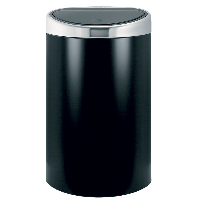 Бак мусорный Brabantia Touch Bin, с защитой от отпечатков пальцев, цвет: черный матовый, 40 л378768 Бак мусорный Brabantia Touch Bin, с защитой от отпечатков пальцев, цвет: черный матовый, 40 л378768Стильный Touch Bin на 40 литров – непременный атрибут каждой гостиной или кухни. Порадуйте себя и удивите гостей! Бесшумное открывание/закрывание крышки легким касанием - система soft touch; Удобная смена мешков для мусора - съемный блок крышки из нержавеющей стали; Эргономичное использование - плоская задняя стенка позволяет устанавливать бак вплотную к стене или в углу; Удобная очистка – съемное внутреннее ведро из пластика с вентиляционными отверстиями, предотвращающими образование вакуума при вынимании полного мусорного мешка; Легкое перемещение с места на место - прочная ручка для переноски; Предохранение пола от повреждений - пластиковый защитный обод; Бак изготовлен из коррозионно-стойких материалов – долговечность и удобство в очистке; Всегда опрятный вид - идеально подходящие по размеру мешки для мусора с завязками (размер L); 10-летняя гарантия Brabantia. Цвет: матовый черный