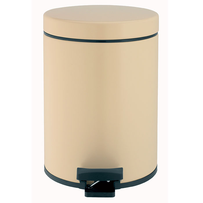Ведро для мусора Brabantia, с педалью, цвет: миндальный, 5 л390142 Ведро для мусора Brabantia, с педалью, цвет: миндальный, 5 л390142Ведро для мусора Brabantia, выполненное из гальванизированной стали миндального цвета, обеспечит долгий срок службы и легкую чистку. Ведро поможет вам держать мусор в порядке и предотвратит распространение неприятного запаха. Съемная крышка, выполненная из пластика, оснащена механизмом двойной петли из стали. При открывании вручную крышка фиксируется в открытом положении. Закрывается бесшумно, плотно прилегает, предотвращая распространение запаха. Ведро оснащено педалью, с помощью которой также можно открывать крышку. Нескользящая пластиковая основа ведра предотвращает повреждение пола. Внутренняя часть ведра - это корзина, выполненная из пластика и оснащенная ручкой для переноса. В комплекте с ведром идет упаковка с подходящими по размеру мусорными мешками фирмы Brabantia, которые оснащены затяжными шнурками.