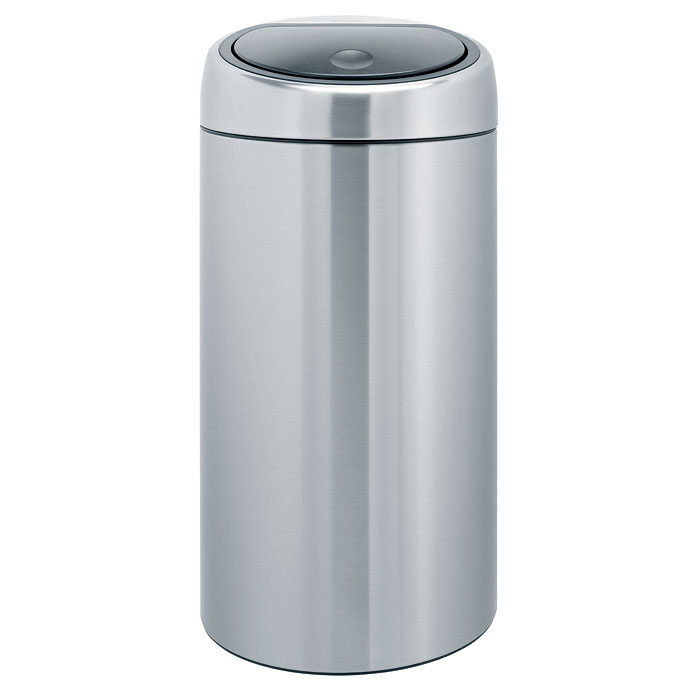 Мусорный бак Brabantia Touch Bin, 45 л. 390845390845 Мусорный бак Brabantia Touch Bin, 45 л. 390845390845Мусорный бак Brabantia Touch Bin выполнен из антикоррозийной стали с матовой полировкой и защитой от отпечатков пальцев. Особенности мусорного бака Touch Bin: система закрытия brabantia -soft-touch съемная крышка из нержавеющей стали открытие крышки нажатием пластиковый защитный ободок (не царапает пол) внутренняя корзина из пластика со специальными вентиляционными отверстиями для предотвращения образования вакуума при извлечении полного пакета металлическая ручка на корзине ручка для переноса крышка закрывается/открывается бесшумно, плотно прилегает, предотвращая распространение запаха фирменные мусорные мешки в комплекте. Характеристики: Материал: сталь, пластик. Объем: 45 л. Диаметр пластиковой корзины (по верхнему краю): 34 см. Высота пластиковой корзины: 60 см. Диаметр бака (по верхнему краю): 35 см. Высота бака (с учетом крышки): 75 см. Размер упаковки: 37 см х 77...