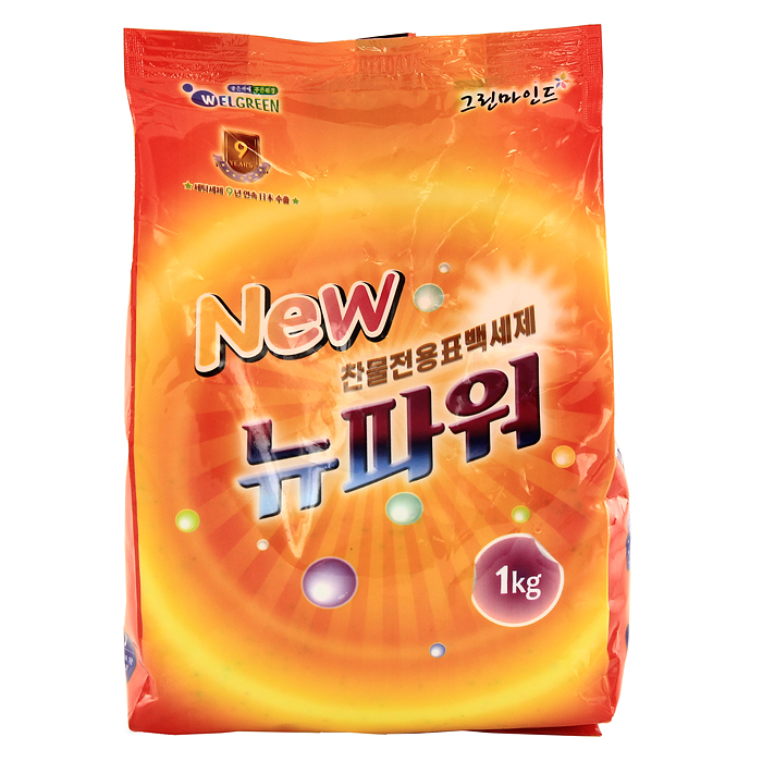 Стиральный порошок Welgreen New Power, с тотолазой, 1 кг. 510019510019 Стиральный порошок Welgreen New Power, с тотолазой, 1 кг. 510019510019Стиральный порошок Welgreen New Power применяется для всех типов стиральных машин и для ручной стирки. Он содержит комплекс ферментов Тотолазу (протеаза, липаза, амилаза, целлюлаза), которые удаляют разные виды загрязнений, в том числе белки и жиры. В их состав входят кислородный и оптический отбеливатели, которые эффективно удаляют загрязнения с цветных и белых тканей. Содержит кондиционер для белья. Порошок превосходно стирает и отбеливает в холодной воде, мало пенится, что позволяет экономить воду и время при полоскании. Существенно экономичнее обычных стиральных порошков. Характеристики: Вес: 1 кг. Производитель: Корея. Товар сертифицирован.