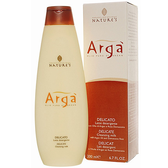 Молочко очищающее Natures Arga, деликатное, 200 мл60150101 Молочко очищающее Natures Arga, деликатное, 200 мл60150101Очищающее молочко Natures Arga для ежедневного ухода за кожей лица, шеи, области декольте и глаз содержит аргановое масло, богатое ненасыщенными жирными кислотами и антиоксидантными веществами. Питает, увлажняет, замедляет процесс преждевременного старения кожи, потери упругости и эластичности. Гарантирует мягкость и отсутствие стянутости кожи, обладает тонизирующими свойствами. Идеально подходит для снятия макияжа. Особенно рекомендуется для обезвоженной кожи. Способ применения: нанести легкими массажными движениями пальцев рук или с помощью мягкого спонжа на предварительно очищенную кожу лица. Затем смыть теплой водой.