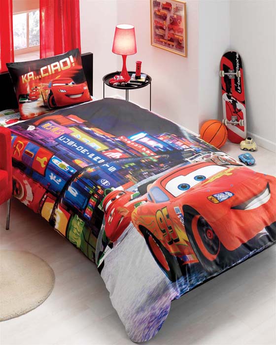 Постельное белье Cars 2 Movie (детский КПБ, ранфорс, наволочка 50х70)7012B-8800002579 Постельное белье Cars 2 Movie (детский КПБ, ранфорс, наволочка 50х70)7012B-8800002579Комплект детского постельного белья Cars 2 Movie подарит вашему ребенку встречу с любимыми героями полюбившихся мультфильмов и порадует яркостью и красочностью дизайна. Постельное белье выполнено из высококачественного ранфорса и имеет двойной рисунок. Комплект состоит из пододеяльника, простыни и наволочки. Ранфорс - это ткань из 100% натурального хлопка. Мягкость и нежность материала создает чувство комфорта и защищенности. Красивый рисунок постельного белья дарит настроение, ощущение доброго домашнего тепла. Классический натуральный природный материал делает это постельное белье нежным, элегантным и приятным.