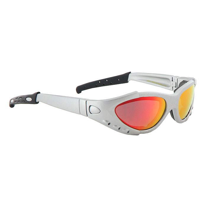 Солнцезащитные очки Real Kids Shades, цвет: серебристый, 7-12 лет712XTRCVSLVR Солнцезащитные очки Real Kids Shades, цвет: серебристый, 7-12 лет712XTRCVSLVRДетские солнцезащитные очки Real Kids Shades для активных детей надежно защитят глазки вашего ребенка от пыли, ветра, дождя и, конечно, от солнца. Оправа изготовлена из высокотехнологичного, ультра легкого и ультра прочного полимера Xylex для комфортного ношения очков в течение всего дня. Профессиональные, широкоугольные, поликарбонатные линзы, небьющиеся и ударопрочные, с ультрасовременным покрытием Revo, обеспечивают максимальную защиту глаз от яркого солнца зимой и летом. Технология Revo изначально разработана NASA для линз, используемых в спутниках, обеспечивает самую высокую защиту от вредного ультрафиолетового и инфракрасного излучения, и синего света. Очень тонкий фильтр блокирует все отражении, идущие от светлых, отражающих поверхностей, такие как вода, снег, солнечная дорога. Таким образом, цвета, которые видит ваш ребенок, не искажаются отражениями, а глаза защищены, расслаблены и эффективны. Благодаря специальной системе вентиляции не запотевают...