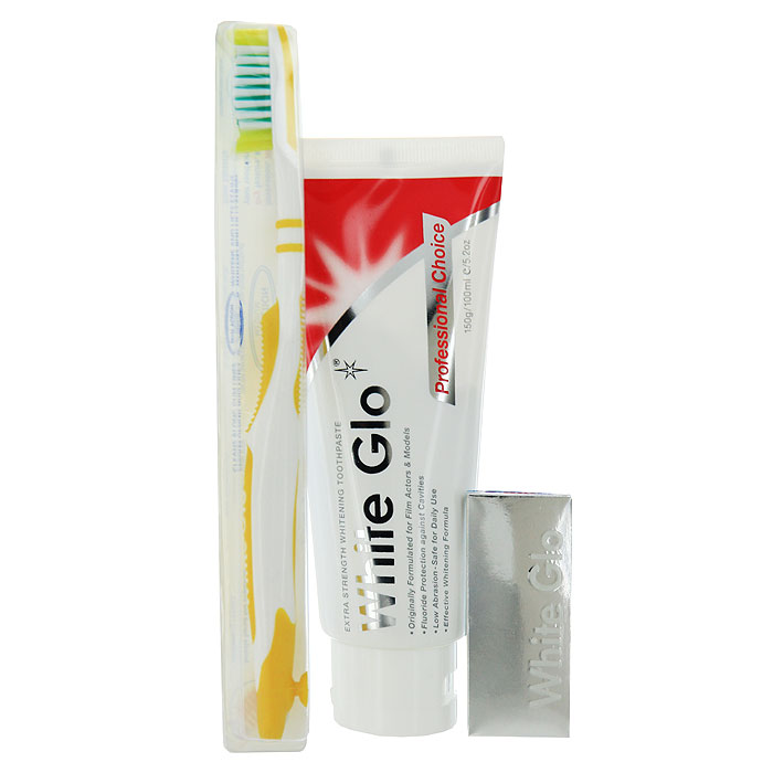 Зубная паста White Glo, отбеливающая профессиональный выбор + Зубная щетка + Зубочистки79604 Зубная паста White Glo, отбеливающая профессиональный выбор + Зубная щетка + Зубочистки79604Зубная паста White Glo премиум-класса, обогащенная фторидом, обеспечивает максимальную гигиену полости рта. Специальная экстрасильная формула отбеливания помогает высветлять пятна и налет на зубной эмали, вызванные красящей пищей и напитками. Содержит богатое витаминами А, С и Е масло семян шиповника, которое повышает защитные свойства слизистой оболочки полости рта. Зубная щетка из высококачественной экстрагустой щетины DuPont вместе с микрочастицами в составе пасты мягко очищает поверхность зубов, способствует их эффективному отбеливанию и удалению пятен. Уважаемые клиенты! Обращаем ваше внимание на возможные изменения в цвете зубной щетки, связанные с ассортиментом продукции. Поставка осуществляется в зависимости от наличия на складе.