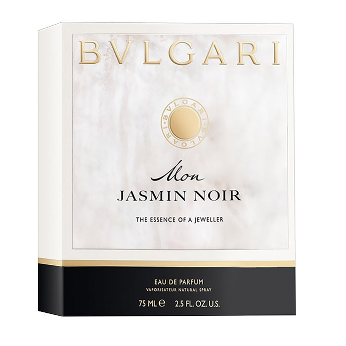 Bvlgari Mon Jasmin Noir. Парфюмерная вода, 75 мл40251BVL Bvlgari Mon Jasmin Noir. Парфюмерная вода, 75 мл40251BVLАромат Bvlgari Mon Jasmin Noir он адресован молодым девушкам. Bvlgari Mon Jasmin Noir - это блестящая соблазнительная ароматная драгоценность, цветочная композиция, вызывающая зависимость. Новизна и чувственность этого аромата достигается смешиванием нот ландыша, арабского жасмина, мускусной нуги и яркого древесного аромата. Создателем этого аромата является Olivier Polge. Классификация аромата : древесный, мускусный, цветочный. Пирамида аромата : Верхние ноты: цитрус, ландыш. Ноты сердца: арабский жасмин. Ноты шлейфа: нуга, мускус, лист пачули, виргинский кедр. Ключевые слова : Соблазнительный, влекущий, чарующий, завораживающий!