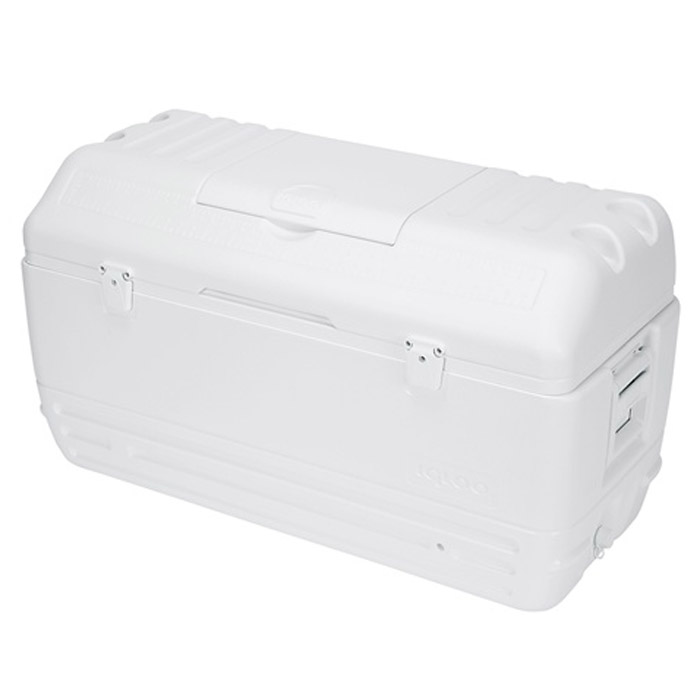Изотермический пластиковый контейнер Igloo MaxCold 16544419 Изотермический пластиковый контейнер Igloo MaxCold 16544419Изотермический пластиковый контейнер Igloo MaxCold 165 предназначен для кратковременного хранения или транспортировки охлажденных продуктов и напитков. Для поддержания температуры рекомендуется использовать с аккумуляторами холода. Особенности модели: Крышка надежно фиксируется двумя замками; Резьбовая сливная пробка для отвода конденсата; Двойная пенная изоляция корпуса и крышки UltraTherm позволяет поддерживать хранить лед 7 дней при 30°С; Люк для быстрого доступа к содержимому контейнера; 4 держателя со сливом для напитков в крышке контейнера; Удобные складные ручки для переноски.