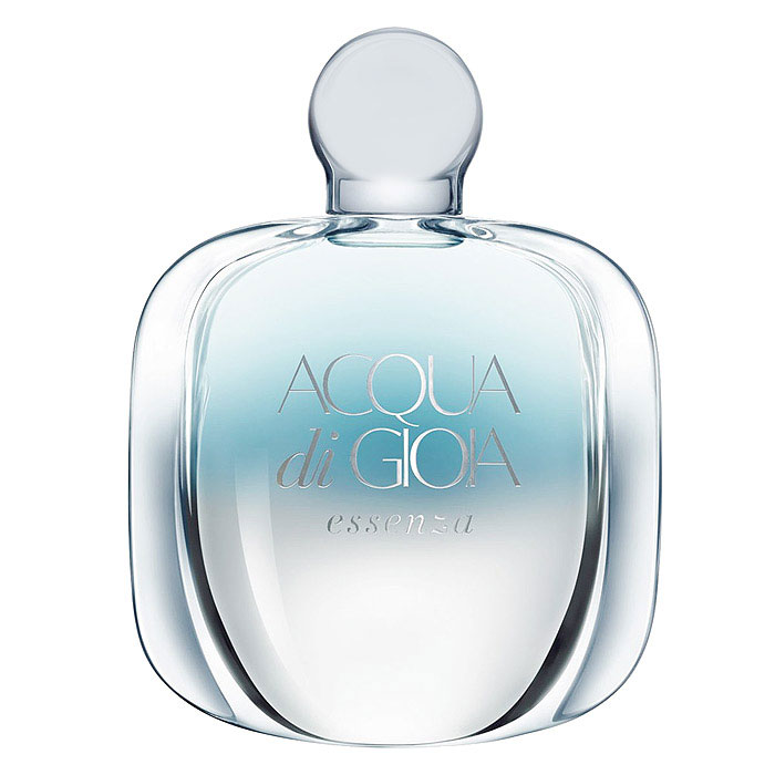 Giorgio Armani Acqua Di Gioia Essenza. Парфюмерная вода, женская, 50 млL2722900 Giorgio Armani Acqua Di Gioia Essenza. Парфюмерная вода, женская, 50 млL2722900Аромат Giorgio Armani Acqua Di Gioia Essenza анонсирован, как более сложный и насыщенный запах, чем классическая версия парфюма. В основе Acqua Di Gioia Essenza лежит водянистая, цветочно-древесная композиция, но в отличие от оригинальной версии аромат стал более сложным, чувственным и интенсивным. Классификация аромата : древесный, цветочный. Верхние ноты: лайм, листья голубой мяты, мадагаскарский розовый перец. Ноты сердца: жасмин, иланг-иланг, шафран. Ноты шлейфа: виргинский кедр, коричневый сахар, кашмеран. Ключевые слова Возвышенный, свежий, чувственный, насыщенный!