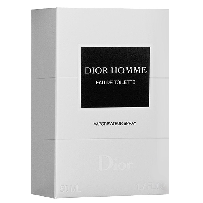 Christian Dior Dior Homme. Туалетная вода, мужская, 100 млF046924009 Christian Dior Dior Homme. Туалетная вода, мужская, 100 млF046924009Традиционный и современный одновременно, Dior Homme полностью соответствует стилю Дома Dior. Пудровый аромат построен на ноте ирис в сочетании с ароматными и древесными оттенками. Это новая классика современности - элегантный, мужественный и благородный парфюм. Dior Homme - это новая тенденция в мире мужской парфюмерии. Классификация аромата : древесный, свежий. Верхние ноты: лаванда, бергамот, шалфей. Ноты сердца: итальянский ирис, амбра, бобы какао, пудровый аккорд. Ноты шлейфа: ветивер с гаити, индонезийские пачули, нота кожи. Ключевые слова : Дерзкий, изысканный, элегантный! Характеристики: Объем: 100 мл. Производитель: Франция. Туалетная вода - один из самых популярных видов парфюмерной продукции. Туалетная вода содержит 4-10% парфюмерного экстракта. Главные достоинства данного типа продукции заключаются в доступной...