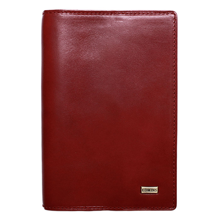 Обложка для документов Edmins, цвет: красный. 1424 ML1424 ML ED red Обложка для документов Edmins, цвет: красный. 1424 ML1424 ML ED redОбложка для документов Edmins выполнена из натуральной матовой кожи красного цвета. Внутри содержит блок из прозрачного пластика для водительских документов, отделение для паспорта, вертикальный карман для бумаг из кожи, шесть наборных кармашков для визиток и кредитных карт и карман с окошком из прозрачного пластика. Такая обложка станет отличным подарком для человека, ценящего качественные и необычные вещи. Обложка упакована в фирменную коробку с логотипом. Характеристики: Материал: натуральная кожа, пластик, текстиль. Размер обложки: 9,5 см х 15 см х 1,5 см. Цвет: красный. Размер упаковки: 16,5 см х 11 см х 2,5 см. Артикул: 1424 ML.
