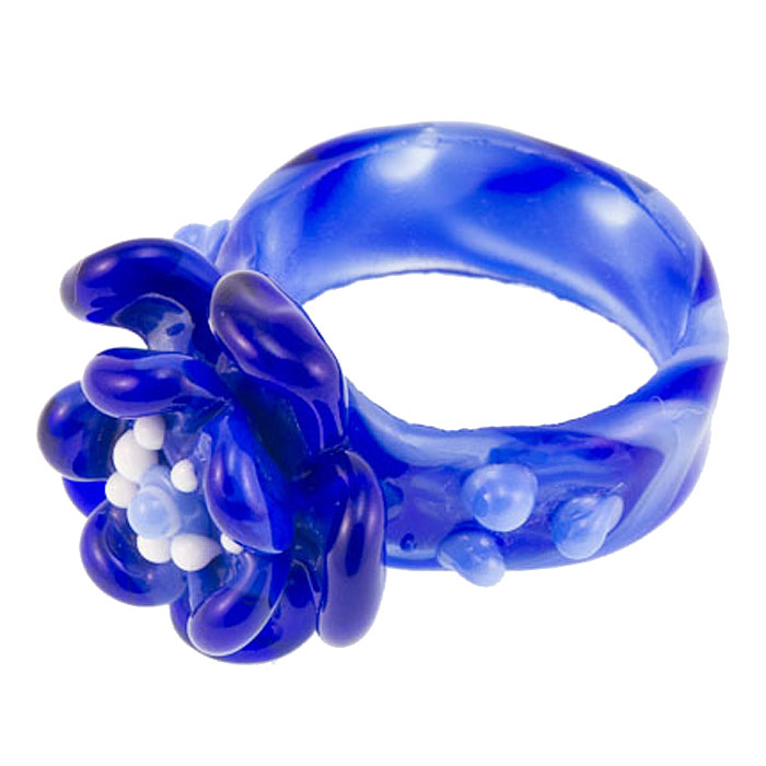 Кольцо Карамель в цвету (Lampwork) Ручная авторская работа. RG0010RG0010 Кольцо Карамель в цвету (Lampwork) Ручная авторская работа. RG0010RG0010Размер 18 мм. Авторская работа. Автор Ольга Букина. Оригинальное кольцо, выполненное из цветного стекла ручной работы, позволит вам с легкостью воплотить самую смелую фантазию и создать собственный, неповторимый образ. Красивое и необычное украшение блестяще подчеркнет изящество, женственность и красоту своей обладательницы и поможет внести разнообразие в привычный образ.