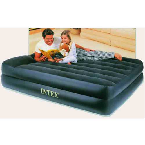 Кровать надувная Intex Comfort, с насосом, 203 см х 157 см66702 Кровать надувная Intex Comfort, с насосом, 203 см х 157 см66702Высокая двуспальная надувная кровать со встроенным подголовником Intex Comfort обладает наивысшей степенью комфорта для сна. Каждая из двух камер этой кровати имеет свою функцию: нижняя камера играет роль основы - как обычная кровать, а верхняя несет в себе функцию матраса. Кровать изготовлена из высококачественного винила. Флокированный верхний слой (напоминающий велюр) не дает простыне соскальзывать во время сна. Эксклюзивная внутренняя конструкция перегородок, обеспечивает повышенный комфорт и удобство использования. Встроенный электрический насос, работающий от сети 220В, позволяет надуть кровать всего за 3 минуты. Эта необычайно удобная надувная кровать поможет вам полноценно отдохнуть. В комплект с кроватью входит сумка для хранения и переноски. Гарантия производителя: 30 дней.