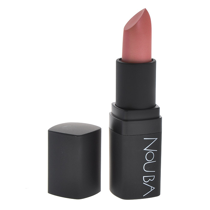 Nouba Помада для губ Plumping Gloss Stick, увеличивающая объем, тон №407, 4 млN38407 Nouba Помада для губ Plumping Gloss Stick, увеличивающая объем, тон №407, 4 млN38407Кремовая увлажняющая помада для губ Nouba Plumping Gloss Stick с эффектом влажных губ создает чувственные, притягательные образы. В ее составе воски, олигопептиды, гиалуроновая кислота и касторовое масло, надежно защищающие и ухаживающие за нежной кожей губ. Для создания эффекта чувственных пухлых губ. Характеристики: Объем: 4 мл. Тон: №407. Производитель: Италия. Артикул: N38407. Товар сертифицирован.