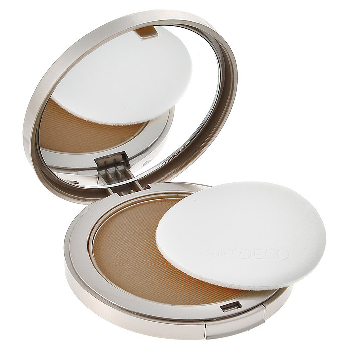 Artdeco Пудра компактная Pure, минеральная, тон №25, 9 г404.25 Artdeco Пудра компактная Pure, минеральная, тон №25, 9 г404.25Минеральная компактная пудра Artdeco Pure уникальный продукт, подходящий всем возрастам и любому типу кожи. Это не только красота, но и здоровье вашей кожи: 100% минеральный состав может использоваться даже после пластического вмешательства и косметических пилингов. Натуральные солнечные фильтры в составе пудры - идеальные союзники в защите от солнца! Необыкновенно легкая, воздушная текстура безукоризненно ложится на кожу, создавая невероятно естественный макияж. Смените бледность на очарование! Сменный блок вставляется в элегантный футляр с зеркалом.