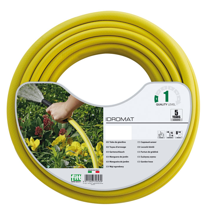 Шланг поливочный Idro Mat 1/2, цвет: желтый, 12,5 мм x 25 м3007533 Шланг поливочный Idro Mat 1/2, цвет: желтый, 12,5 мм x 25 м3007533Армированный трехслойный шланг Idro Mat 1/2, изготовленный из ПВХ, предназначен для полива. Внутренний слой черный, внешний - непрозрачный желтый. Этот шланг стал первым шлангом, армированным путем вставки тонкого плетения из нитей полиэстера по всей его поверхности. Армированные шланги имеют преимущество в силу лучшей устойчивости на разрыв и работы под давлением без раздувания. Температура использования шланга -10°C до +50°C. Устойчив к ультрафиолетовым лучам и образованию водорослей на внутреннем слое. Применяется всесезонно. Легок в использовании. Характеристики: Материал: ПВХ. Длина шланга: 25 м. Диаметр шланга: 12,5 мм (1/2). Рабочее давление: 8 бар. Размер упаковки: 27 см х 13 см. Производитель: Италия. Артикул: 3007533.