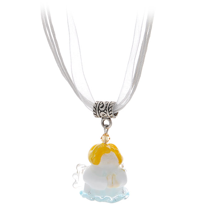 Кулон Ангел света (Lampwork) Ручная авторская работаБукина16к-8 Кулон Ангел света (Lampwork) Ручная авторская работаБукина16к-8Общая высота кулона 2 см, ширина 2,5 см. Длина шнурка 42 см. Авторская работа. Автор Ольга Букина. Оригинальный кулон, выполненный из цветного стекла в виде очаровательного ангелочка, позволит Вам с легкостью воплотить самую смелую фантазию и создать собственный, неповторимый образ. Красивое и необычное украшение блестяще подчеркнет изящество, женственность и красоту своей обладательницы и поможет внести разнообразие в привычный образ. Каждое украшение выполнено вручную и потому уникально. Ваше украшение может несколько отличаться в деталях от представленного на фотографии. Общий вид украшения сохраняется.