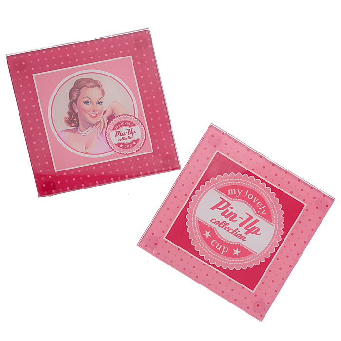 Набор подставок под кружки Pin-up collection, 2 шт. 2784727847 Набор подставок под кружки Pin-up collection, 2 шт. 2784727847Набор Pin-up collection выполнен из стекла, включает две подставки розовых оттенков, на которых изображены девушка и надпись My lovely pin-up collection cup. Такие подставки защищиают поверхность стола от загрязнений и воздействия высоких температур напитка. Яркий дизайн подставок украсит интерьер вашей кухни и привнесет индивидуальности в обычную сервировку стола. Характеристики: Материал: стекло. Размер подставки: 9 см х 9 см х 0,5 см. Комплектация: 2 шт. Размер упаковки: 9 см х 9 см х 1 см. Производитель: Китай. Артикул: 27847.
