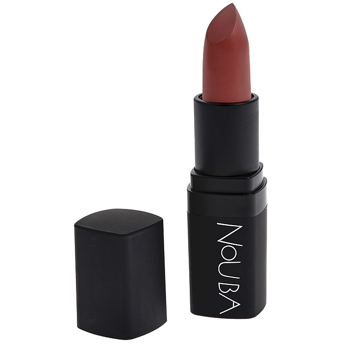 Nouba Помада для губ Plumping Gloss Stick, увеличивающая объем, тон №404, 4 млN38404 Nouba Помада для губ Plumping Gloss Stick, увеличивающая объем, тон №404, 4 млN38404Кремовая увлажняющая помада для губ Nouba Plumping Gloss Stick с эффектом влажных губ создает чувственные, притягательные образы. В ее составе воски, олигопептиды, гиалуроновая кислота и касторовое масло, надежно защищающие и ухаживающие за нежной кожей губ. Для создания эффекта чувственных пухлых губ. Характеристики: Объем: 4 мл. Тон: №404. Производитель: Италия. Артикул: N38404. Товар сертифицирован.