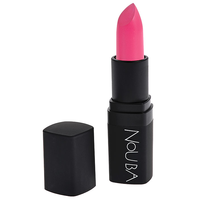 Nouba Помада для губ Lipstick, тон №111, 4 мл37111 Nouba Помада для губ Lipstick, тон №111, 4 мл37111Увлажняющая помада для губ Nouba Lipstick имеет богатый компонентный состав, который качественно и тщательно сбалансирован. Каждая составная этой помады ухаживает за нежной кожей губ: касторовое масло и масло ореха макадамия способствуют сохранению цвета и его насыщенности долгое время, питают и смягчают кожу губ, пчелиный воск делает консистенцию помады мягкой и невероятно нежной, карнауба (растительный воск бразильской пальмы) обеспечивает устойчивость текстуры, витамин Е питает, смягчает кожу и защищает от вредного воздействия окружающей среды.
