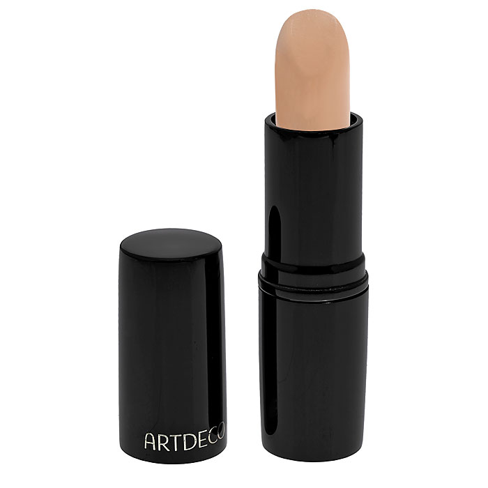 Artdeco Маскирующий стик Perfect Stick, тон №3; 4 г495.3 Artdeco Маскирующий стик Perfect Stick, тон №3; 4 г495.3Механический маскирующий стик Artdeco Perfect Stick с маслом чайного дерева легко справляется с самыми досадными проблемами на лице! Великолепный маскирующий эффект работает в дуэте с антисептическим и противовоспалительным действием. Нежный аромат эфирных масел напоминает вам, что использовать корректор можно везде за исключением области глаз. Экстракт зеленого чая и ромашки, фарнезол и масло чайного дерева - настоящая аптека здоровья в маленьком флаконе Perfect Stick! Профессиональные советы: чтобы скрыть покраснения, расширенные сосуды или мелкие рубцы, воспользуйтесь зеленым маскирующим карандашом (тон №6). Для маскировки пигментных пятен и синяков идеально подходят оттенки (№3 и №5). Характеристики: Вес: 4 г. Тон: №3. Производитель: Германия. Артикул: 495.3. Товар сертифицирован.