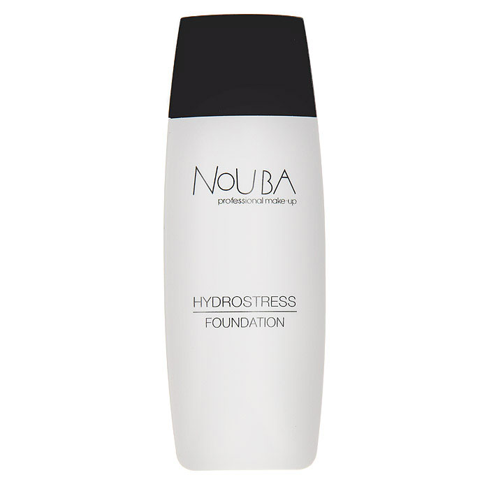 Nouba Тональная основа Foundation Hydrostress, тон №2, 30 млN23002 Nouba Тональная основа Foundation Hydrostress, тон №2, 30 млN23002Увлажняющая и успокаивающая кожу тональная база Nouba Foundation Hydrostress создана на основе молочных ферментов, содержащих детоксикант, и с использованием технологически инновационной пудры и пигментов, рассеивающих свет. Она идеально ложится на кожу, естественно скрывая все ее недостатки и делая ее гладкой и ровной, маскирует признаки старения кожи, скрывая видимые и мимические морщины. Благодаря содержанию в формуле диоксида титана, тональная основа Nouba Foundation Hydrostress защищает кожу от вредного воздействия окружающей среды и ультрафиолетовых лучей. Рекомендуется для нормального и сухого типа кожи. Влагоустойчивая тональная основа без масел с SPF-8; В составе силиконы, тальк (адсорбент), гидроксид алюминия, регулирующий деятельность сальных желез; Макияж выглядит идеально в течении всего дня даже без коррекции; Специальные кондиционирующие добавки обеспечивают длительную матовость; Экономичный расход (наносится влажными подушечками пальцев); ...