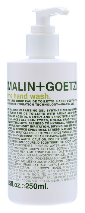 Malin+Goetz Мыло жидкое для рук Лайм, 250 млMG024 Malin+Goetz Мыло жидкое для рук Лайм, 250 млMG024Пенящееся мыло Malin+Goetz для рук с ароматом лайма эффективно очищает и увлажняет кожу. Мыло сочетает обаяние аромата лайма и очищающие ингредиенты на основе аминокислот. В отличие от традиционных средств с грубыми очищающими веществами, мыло мягко и эффективно очищает и поддерживает баланс всех типов кожи. Имеет натуральный цвет. Является прекрасным дополнением к любому ежедневному уходу за кожей. Полностью смывается водой, не вызывает раздражения, сухости или повреждений кожи. Снижает эпидермальный стресс, вызываемый мытьем рук. Характеристики: Объем геля: 250 мл. Производитель: США. Товар сертифицирован.