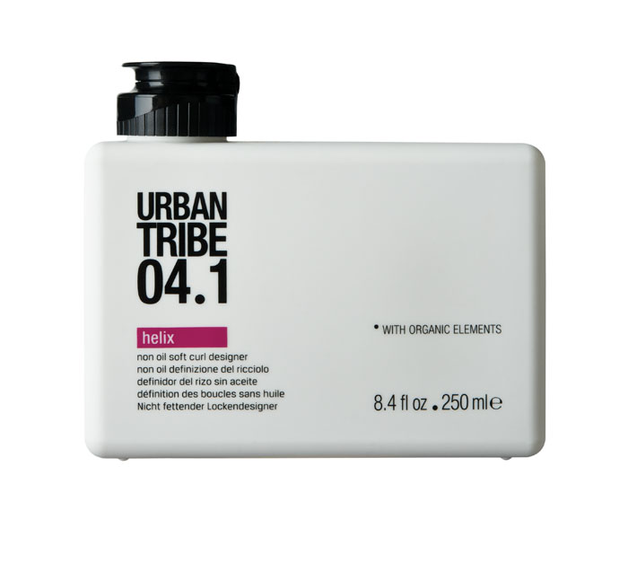 Urban Tribe Гель Helix для укладки вьющихся волос, 250 мл52111 Urban Tribe Гель Helix для укладки вьющихся волос, 250 мл52111Гель Urban Tribe Helix для укладки вьющихся волос придает густоту, эластичность и форму всем типам волос. Особенно подходит для волос с химической завивкой и вьющихся волос. Делает волосы послушными, блестящими и здоровыми. Катионный полимер с антистатическим действием ухаживает за локонами. Фиксирующий полимер создает эффект покрытия волос для более длительного сохранения укладки. Катионный кондиционер нового поколения позволяет легко расчесывать волосы, не утяжеляя их. Пантенол и сок алоэ вера оказывают увлажняющее и успокаивающее действие. Органические, эко-сертифицированные элементы оказывают увлажняющее, ухаживающее и антиоксидантное действие.