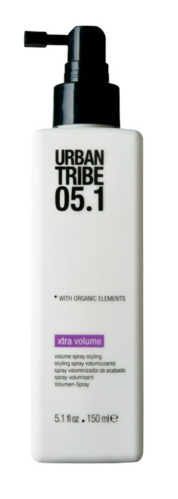 Urban Tribe Жидкость для укладки волос и создания объема 150 мл52241 Urban Tribe Жидкость для укладки волос и создания объема 150 мл52241Жидкость для укладки волос и создания объема поддерживает форму прически и придает густоту нормальным тонким волосам. Благодаря активным ингредиентам, увеличивающим объем волос, делает волосы сильными, густыми и сохраняет прическу надолго. Подходит для укладки феном, на бигуди, щипцами для завивки, выпрямителем или непосредственно рукой. Активные ингредиенты Молекулы сахара с низким молекулярным весом: добавляют волосам объем. Ухаживающие катионные ингредиенты: облегчают расчесывание, не утяжеляя и не накапливаясь на волосах. Сок Алоэ Вера оказывает успокаивающее действие на кожу. Гидролизованные Протеины Риса и Пшеницы восстанавливают корковую часть волоса. Органические, эко-сертифицированные элементы оказывают увлажняющее, ухаживающее и антиоксидантное действие.