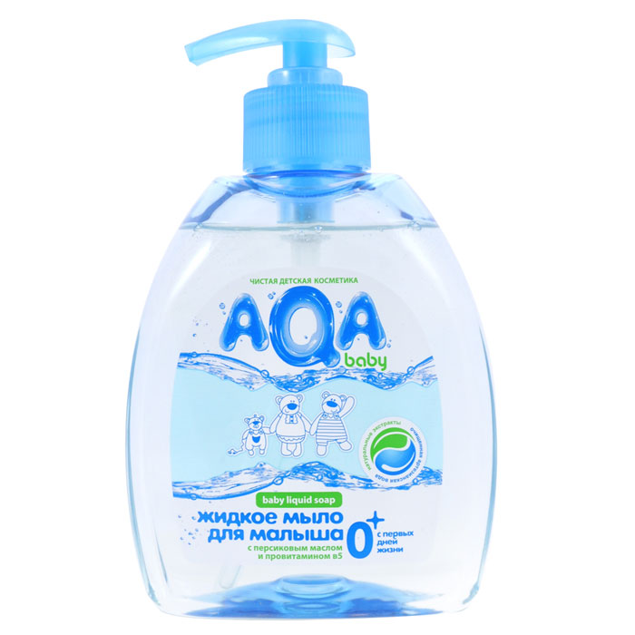Жидкое мыло для малыша Mann & Schroeder AQA baby, 300 мл009351 Жидкое мыло для малыша Mann & Schroeder AQA baby, 300 мл009351Жидкое мыло Mann & Schroeder AQA baby разработано для ежедневного очищения кожи малыша с самого рождения. Оно обеспечивает длительную защиту от бактерий и не вызывает раздражения. Ценное масло персика и специально подобранный комплекс растительных экстрактов ромашки, календулы и лаванды мягко очищает нежную кожу крохи, не вызывая сухости и шелушения, а провитамин В5 питает ее. Мыло не содержит красителей и обладает приятным нежным ароматом. Экономичный флакон с дозатором удобен в использовании. Характеристики: Рекомендуемый возраст: от 0 месяцев. Объем: 300 мл. Изготовитель: Россия.