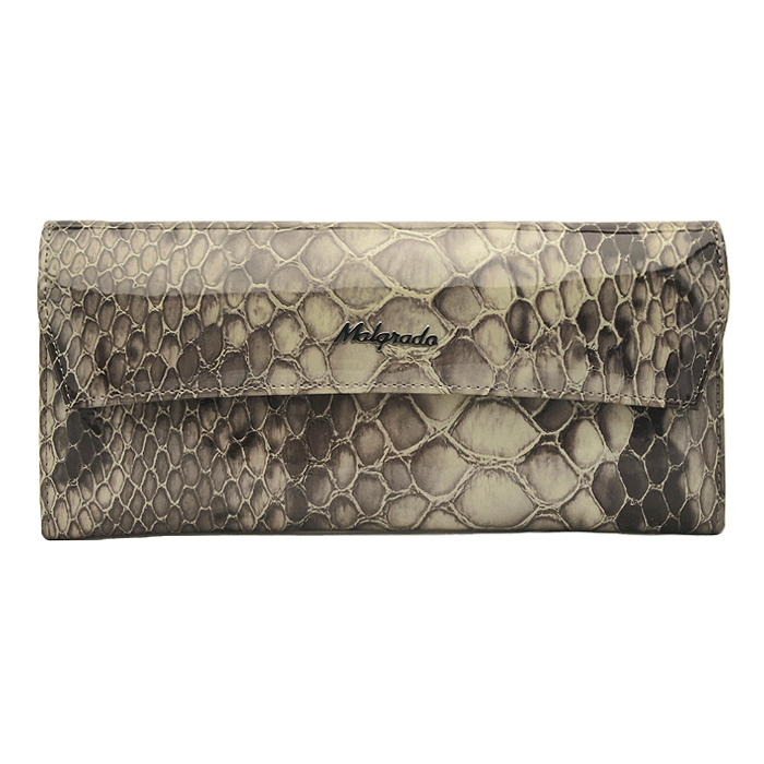 Кошелек женский Malgrado, цвет: коричневый. 75504-1990275504-19902# Gray Кошелек Бол. Malgrado Кошелек женский Malgrado, цвет: коричневый. 75504-1990275504-19902# Gray Кошелек Бол. MalgradoСтильный кошелек Malgrado выполнен из лаковой натуральной кожи коричневого цвета с декоративным тиснением под змею, застегивается клапаном на кнопку. Внутри содержит два горизонтальных кармана для бумаг, девять кармашков для кредитных карт, отделение на молнии для мелочи и два отделения для купюр. На задней стороне кошелька расположен открытый кармашек. Кошелек упакован в подарочную металлическую коробку с логотипом фирмы. Такой кошелек станет замечательным подарком человеку, ценящему качественные и практичные вещи. Характеристики: Материал: натуральная кожа, текстиль, металл. Размер кошелька: 19 см х 10 см х 2 см. Цвет: коричневый. Размер упаковки: 23 см х 13 см х 4,5 см. Артикул: 75504-19902.