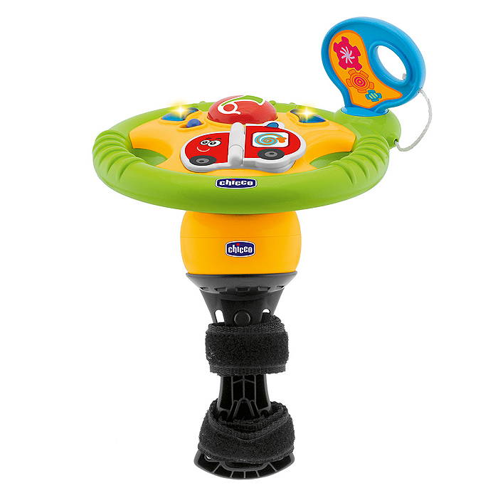 Музыкальная игрушка для коляски Chicco Маленький водитель70285000000 Музыкальная игрушка для коляски Chicco Маленький водитель70285000000Музыкальная игрушка для коляски Chicco Маленький водитель развлечет вашего малыша во время прогулки. Она представляет собой руль с различными элементами. На нем расположены кнопки поворотников и клаксона, книжечка и специальное отверстие для ключа зажигания. Пластиковая страничка книжечки переворачивается. С одной стороны на ней изображена пожарная машинка, на другой - полицейская машинка. Как только малыш перевернет страничку, он услышит спецсигнал соответствующей машины и веселую мелодию. Ключ зажигания поворачивается со звуком трещотки. Руль крутится. Игрушка со световыми эффектами воспроизводит пять мелодий и девять различных звуков. На ней имеется специальный безопасный зажим, так что ее можно крепить к любой коляске, даже без поручней. Игрушка для коляски Chicco Маленький водитель поможет малышу в развитии цветового и звукового восприятия, мелкой моторики рук и координации движений.