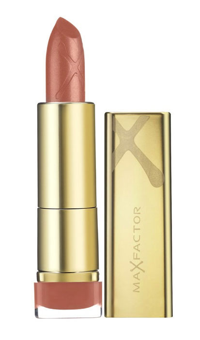 Max Factor Помада для губ Colour Elixir, тон №735 (Maroon Dust), 3,5 г81279063 Max Factor Помада для губ Colour Elixir, тон №735 (Maroon Dust), 3,5 г81279063Великолепный цвет в одно мгновение, более гладкие, мягкие губы по сравнению с ненакрашенными губами - такой эффект помады от Max Factor Colour Elixir сохраняется в течение длительного времени. Роскошный и великолепный цвет на гладких, красивых губах! Формула Elixir на 60 % состоит из смягчающих кожу компонентов, восстановителей и антиоксидантов, включая витамин E, зрительно преображает губы и делает их мягче всего за 7 дней. После нанесения Colour Elixir помада активно увлажняет и смягчает губы. На 60 % состоит из смягчающих компонентов, восстановителей и антиоксидантов, включая витамин E. Дерматологически тестировано. Нанеси помаду на кисточку для помады. Накрась с помощью кисточки губы. Промокни губы салфеткой и нанеси еще один слой. Чтобы помада держалась на губах дольше, нанеси между слоями полупрозрачную пудру.