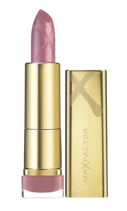Max Factor Помада для губ Colour Elixir, тон №610 (Angel Pink), 3,5 г81279046 Max Factor Помада для губ Colour Elixir, тон №610 (Angel Pink), 3,5 г81279046Великолепный цвет в одно мгновение, более гладкие, мягкие губы по сравнению с ненакрашенными губами - такой эффект помады от Max Factor Colour Elixir сохраняется в течение длительного времени. Роскошный и великолепный цвет на гладких, красивых губах! Формула Elixir на 60 % состоит из смягчающих кожу компонентов, восстановителей и антиоксидантов, включая витамин E, зрительно преображает губы и делает их мягче всего за 7 дней. После нанесения Colour Elixir помада активно увлажняет и смягчает губы. На 60 % состоит из смягчающих компонентов, восстановителей и антиоксидантов, включая витамин E. Дерматологически тестировано. Нанеси помаду на кисточку для помады. Накрась с помощью кисточки губы. Промокни губы салфеткой и нанеси еще один слой. Чтобы помада держалась на губах дольше, нанеси между слоями полупрозрачную пудру.
