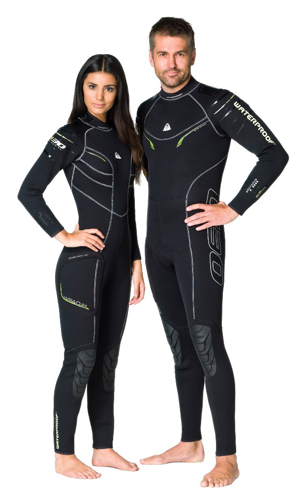 Гидрокостюм Waterproof W30, мужской. Размер MLWP 300124 Гидрокостюм Waterproof W30, мужской. Размер MLWP 300124Эластичный материал и тянущиеся плоские швы обеспечивают максимально возможную свободу движений - то, что нужно любителям водных видов спорта. Накладки на плечах не скользят и защищают материал костюма от истирания. Молния с бегунком из нержавеющей стали. Нескользящее покрытие сзади. Резиновые наколенники. Модель оснащена устройством WPAD - или док персональных аксессуаров. Это искусно сконструированный так называемый стыковочный узел на правом бедре для крепления специальных аксессуаров - например, кармана Tech Pocket (приобретается отдельно). Характеристики: Размер: ML. Материал: 80% резина, 20% неопрен. Длина брючины по внутреннему шву: 74 см. Длина рукава по внутреннему шву: 48 см. Толщина неопрена: 2,5 мм. Артикул: WP WP 300124. Размер упаковки: 59 см х 38 см х 8 см.