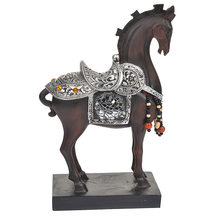 Фигурка декоративная Арабский скакун, высота 29 см549-082 Фигурка декоративная Арабский скакун, высота 29 см549-082Декоративная фигурка Арабский скакун выполнена вручную из полистоуна. Фигурка украшена бусинами, стразами и зеркальной мозаикой по бокам. Эта фигурка является поистине произведением искусства, она воплощает креативное мышление современных дизайнеров и древнейшие традиции итальянских мастеров. Такая фигурка станет отличным дополнением к интерьеру. Вы можете поставить ее в любом месте, где она будет удачно смотреться, и радовать глаз. Кроме того, Арабский скакун станет замечательным подарком, ведь на протяжении долгих тысячелетий лошадь остается спутником и помощником человеком. Лошадь - это символ быстроты мышления, яркой фантазии, работоспособности и верности. Подарки в виде лошади олицетворяют собой духовное начало и покровительствуют художникам, поэтам и музыкантам. Характеристики: Материал: полистоун, стразы, пластик, стекло. Высота фигурки: 29 см. Размер основания: 7,5 см х 16,5 см. Размер упаковки: 37 см х 26 см х 11 см. ...