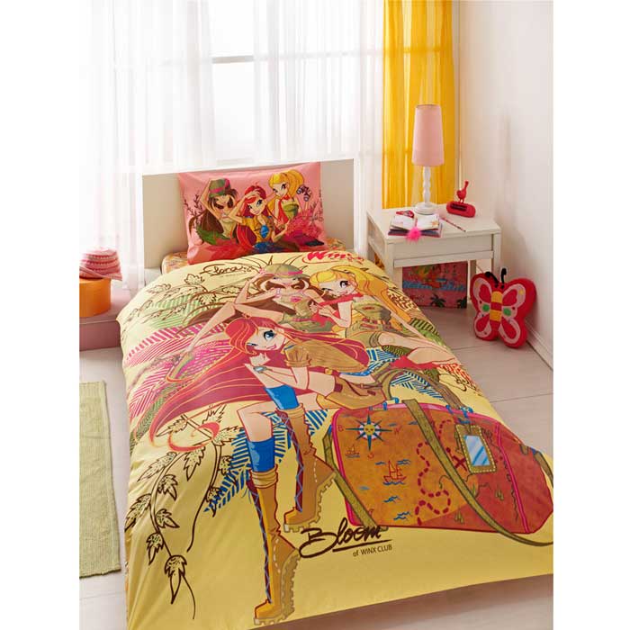 Комплект для спальни детский Winx Group Nature Love: покрывало 180 х 240 см, наволочка 50 х 70 см7018B-8800003866 Комплект для спальни детский Winx Group Nature Love: покрывало 180 х 240 см, наволочка 50 х 70 см7018B-8800003866Детский комплект для спальни Winx Group Nature Love состоит из стеганого покрывала с наполнителем из полиэфира и наволочки. Комплект выполнен из ранфорса, и украшен яркими рисунками. Покрывало с наполнителем обладает мягкостью и приятно согревает. Покрывало с наволочкой Winx Group Nature Love выполнены в модной стилистике популярных детских мультфильмов о феях Winx. Яркий и запоминающийся дизайн позволит осуществить заветную мечту ребенка окунуться в волшебный мир сказок: на покрывале и наволочке изображены три феи Winx. Любимые персонажи создадут атмосферу уюта для ребенка. Комплект упакован в пластиковую сумку-чехол на застежке-молнии, а специальная пластиковая ручка делает чехол удобным для переноски. Ранфорс - плотная, в тоже время мягкая натуральная хлопковая ткань. Идеально поддерживает естественный температурный баланс тела. Легко впитывает влагу (до 20% своего веса), оставаясь при этом сухой на ощупь. Важным преимуществом также является ...